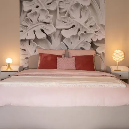 Audace - Appartement Premium 75m2 avec parking privé - Centre de Metz - 2 à 4 Personnes Appartamento *