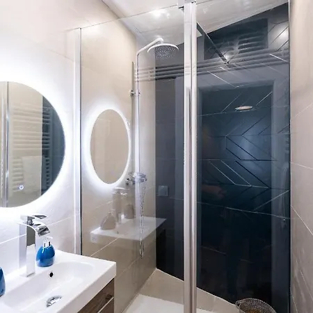 Audace - Premium 75m2 Avec Parking Prive - Centre De - 2 A 4 Personnes דירה מץ